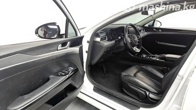 Kia K5 III LPi 2.0 AT