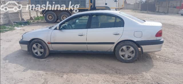 Toyota Avensis I 1.8 MT