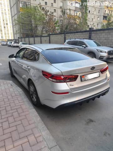 Kia K5 II 2.0 AT