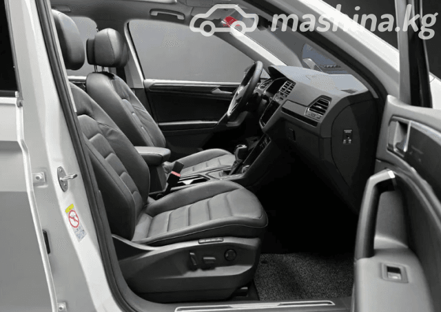 Volkswagen Tiguan II Рестайлинг 2.0d AMT 4WD