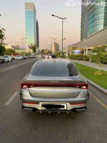 Kia K5 III 2.0hyb AT