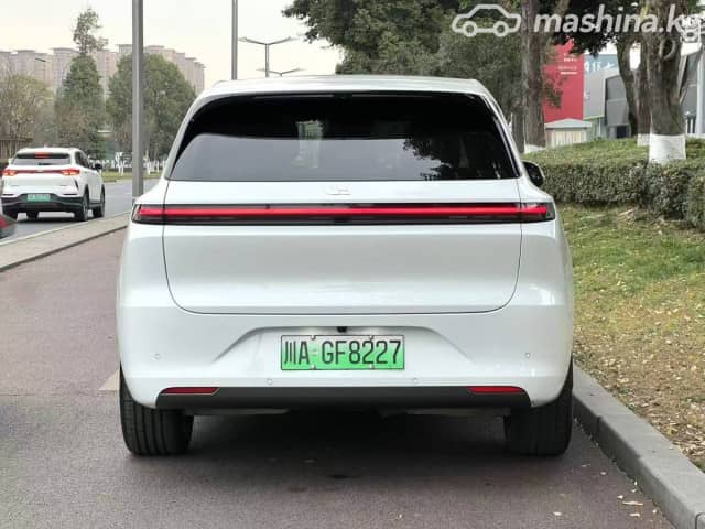 LiXiang L7 Рестайлинг 1.5hyb AT 4WD