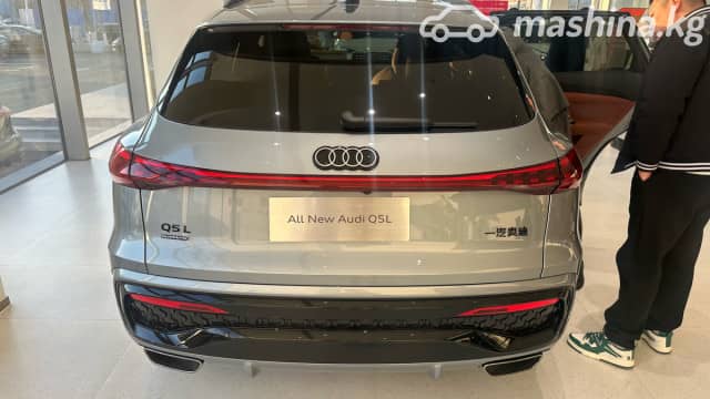 Audi Q5 III 40 TFSI 2.0 AMT 4WD