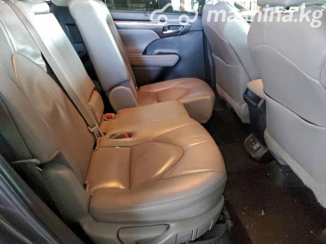 Toyota Highlander IV (U70) 2.5hyb AT