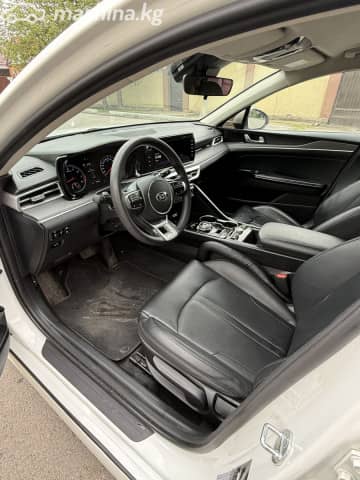 Kia K5 III 2.0 AT