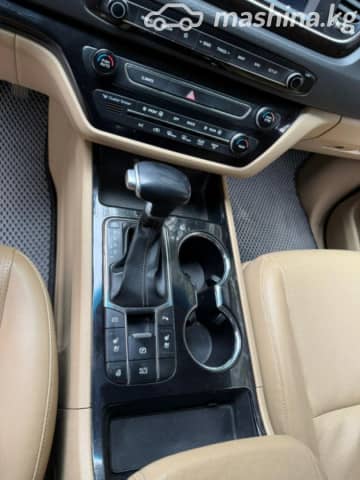 Kia Carnival III 2.2d AT
