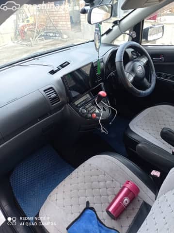 Toyota Wish I Рестайлинг 2.0 CVT