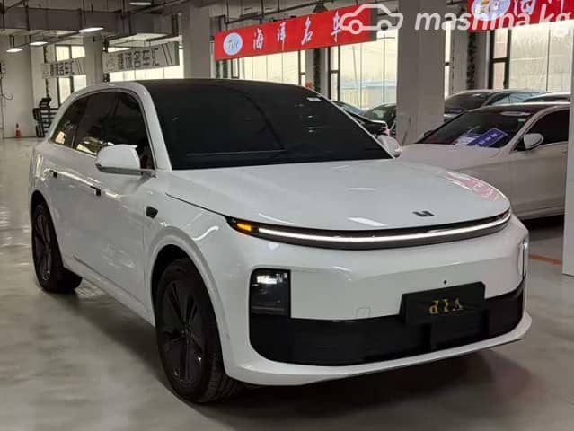 LiXiang L6 1.5hyb AT 4WD