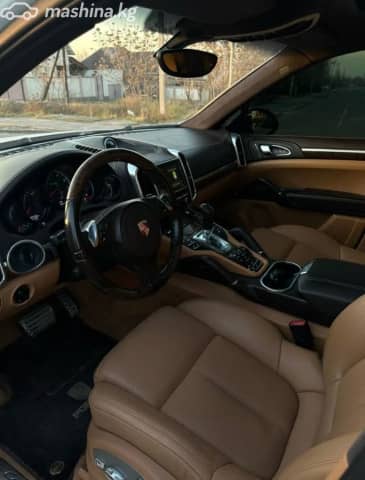 Porsche Cayenne II (958) Turbo 4.8 AT 4WD