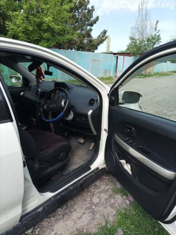 Toyota Ist I 1.3 AT