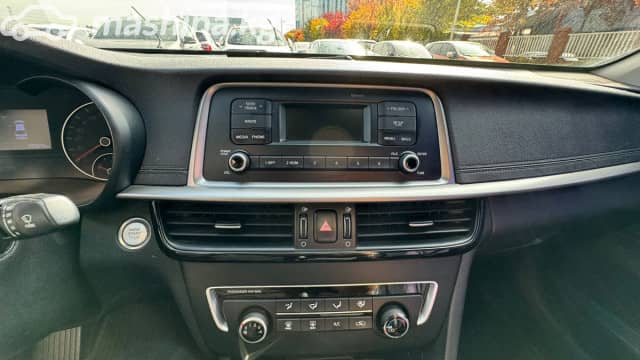 Kia K5 II 2.0 AT