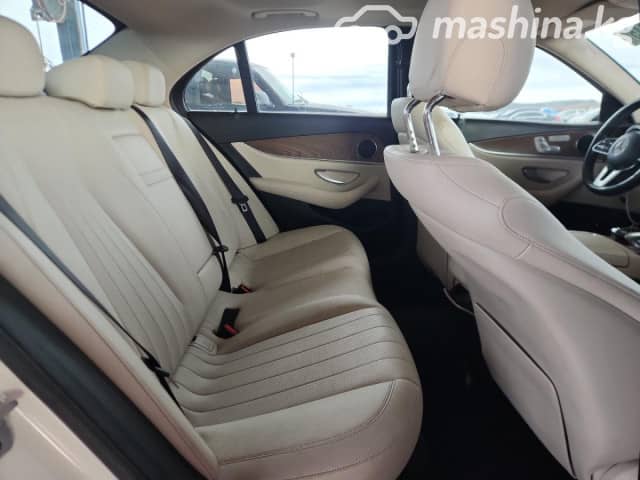 Mercedes-Benz E-Класс V (W213, S213, C238) 300 2.0 AT