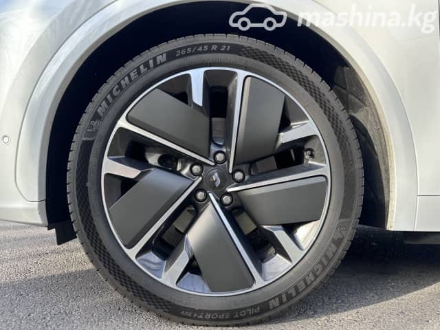 LiXiang L7 Рестайлинг 1.5hyb AT 4WD