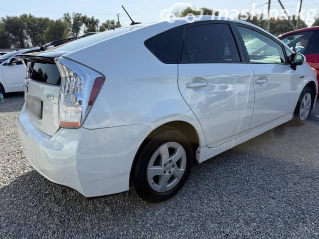 Toyota Prius III Рестайлинг (XW30) 1.8hyb AT