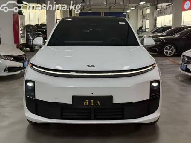LiXiang L6 1.5hyb AT 4WD