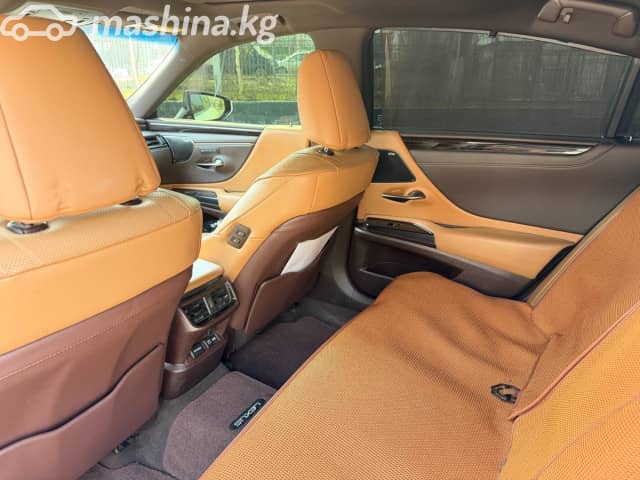 Lexus ES VII Рестайлинг 300h 2.5hyb CVT