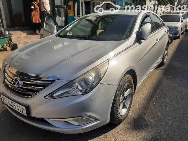 Hyundai Sonata VI (YF) 2.0 AT Газ