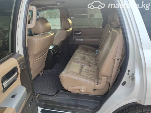 Toyota Sequoia II 5.7 AT