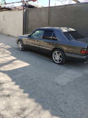 Mercedes-Benz E-Класс I (W124) 300 3.0d AT