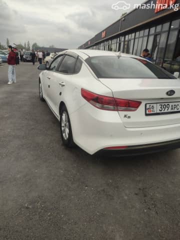 Kia K5 II 2.0 AT