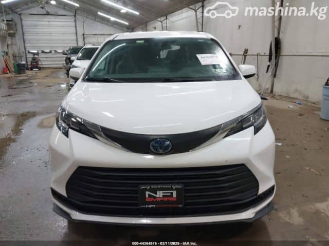 Toyota Sienna IV 2.5hyb AT 4WD