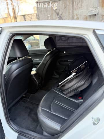 Kia K5 II 2.0 AT