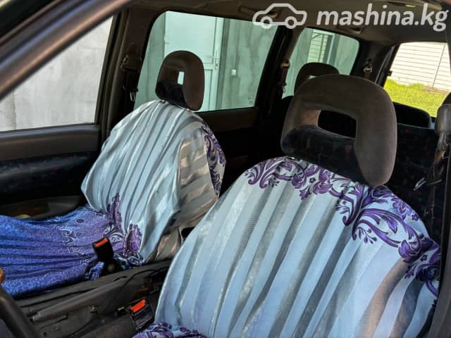 Nissan Serena I (C23) 1.6 MT