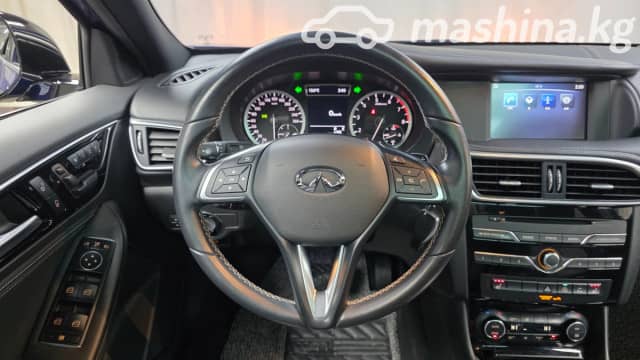 Infiniti Q30 2.0 AMT