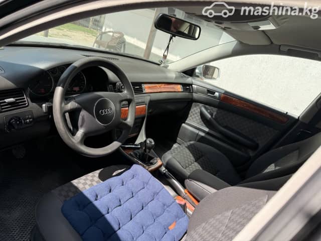 Audi A6 II (C5) Рестайлинг 2.4 MT