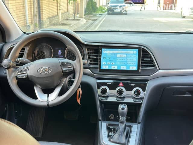 Hyundai Avante VI Рестайлинг 1.6 CVT