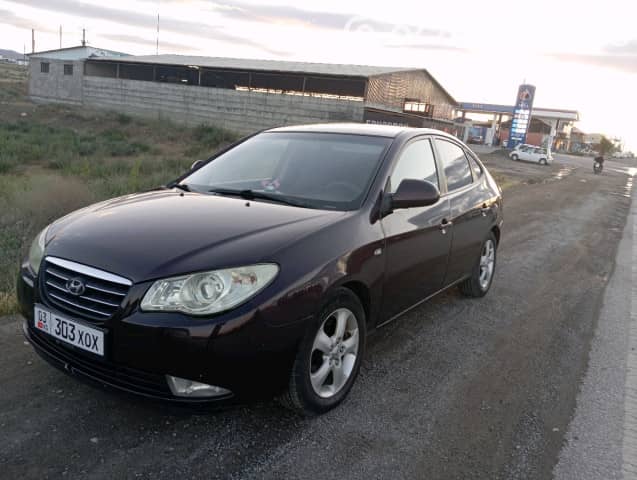 Hyundai Elantra IV (HD) 1.6 MT