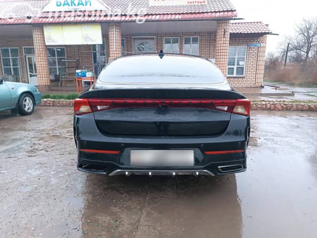 Kia K5 III 1.6 AT