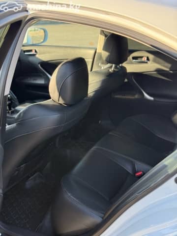 Lexus IS II Рестайлинг 220d 2.2d MT