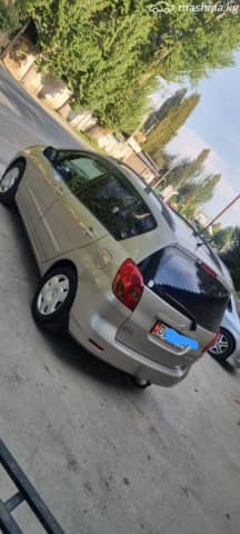 Toyota Corolla Verso I 1.8 MT