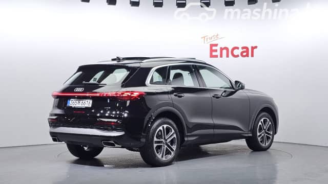 Audi Q5 III 40 TFSI 2.0 AMT 4WD