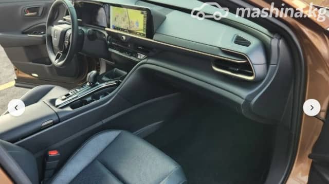 Toyota Crown XVI (S230) 2.5hyb CVT 4WD