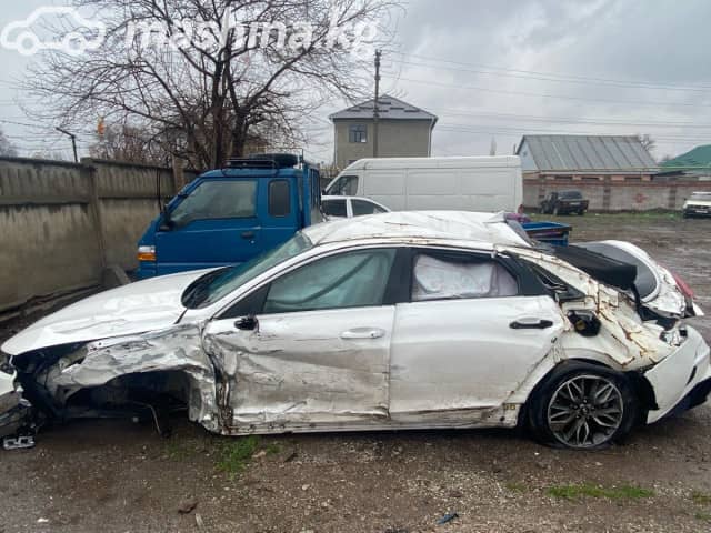 Kia K5 III LPi 2.0 AT
