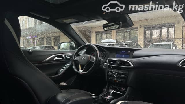Infiniti Q30 2.0 AMT