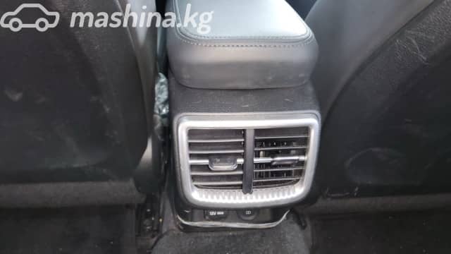 Kia K5 III LPi 2.0 AT