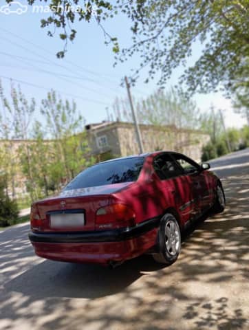 Toyota Avensis I 1.6 MT