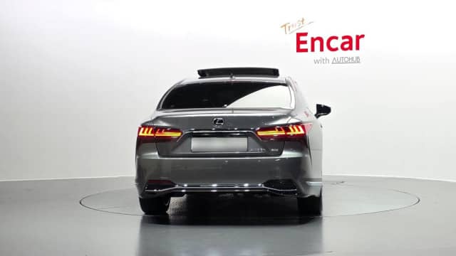 Lexus LS V Рестайлинг 500h 3.5hyb AT 4WD