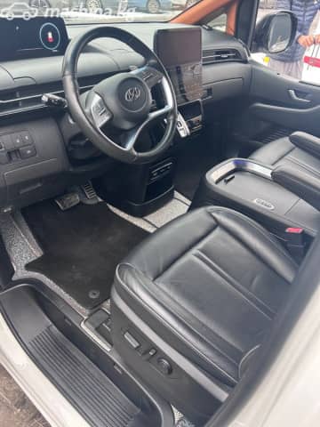 Hyundai Staria 3.5 AT