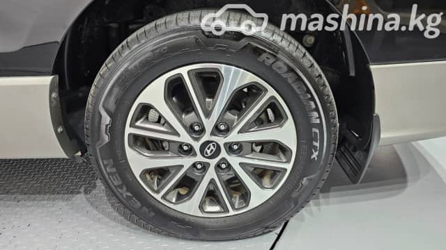 Hyundai Starex (H-1) II Рестайлинг 2 2.5d AT 4WD