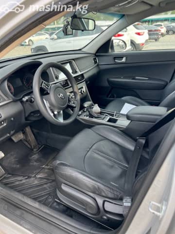 Kia K5 II 2.0 AT