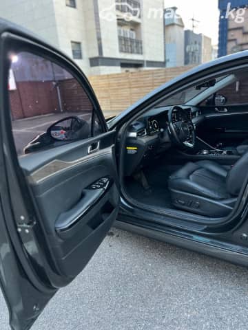 Kia K5 III 2.0 AT