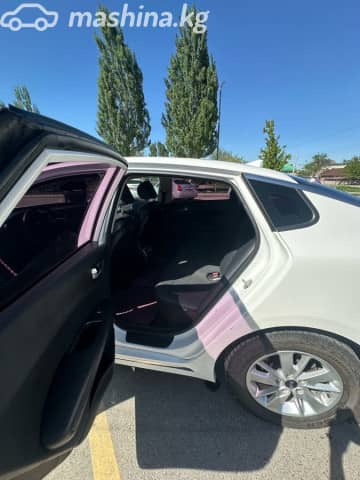 Kia K5 II 2.0 AT