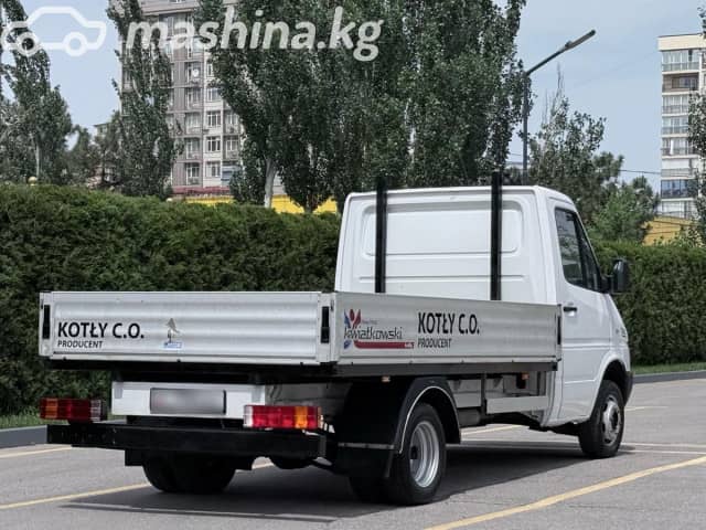 Mercedes-Benz Бортовой (4х2)