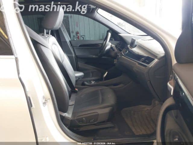 BMW X1 II (F48) Рестайлинг 28i xDrive 2.0 AT 4WD