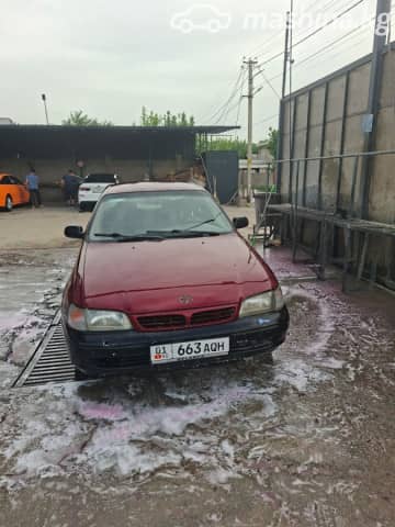 Toyota Carina VI (T190) E 1.8 MT