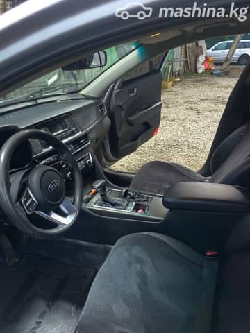 Kia K5 II 2.0 AT